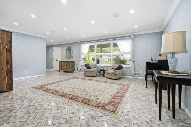 17 Little Brook Lane, New City, NY 10956
