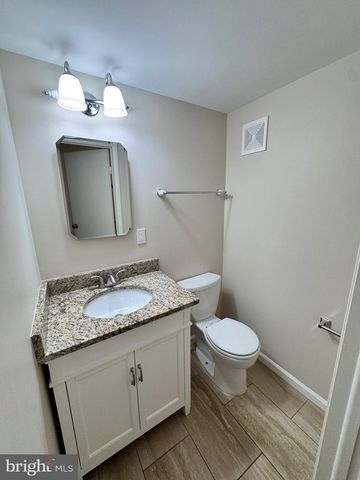 3001 GATEPOST LN, Herndon, VA 20171
