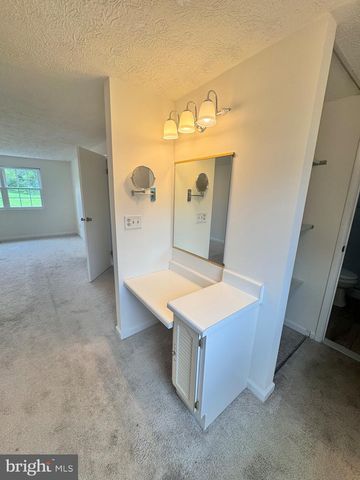 3001 GATEPOST LN, Herndon, VA 20171