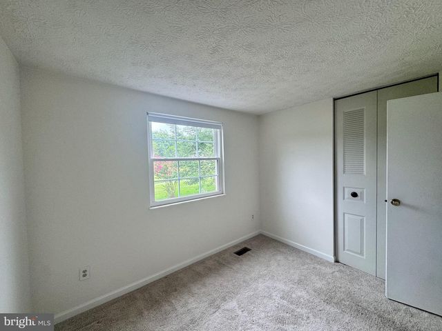 3001 GATEPOST LN, Herndon, VA 20171