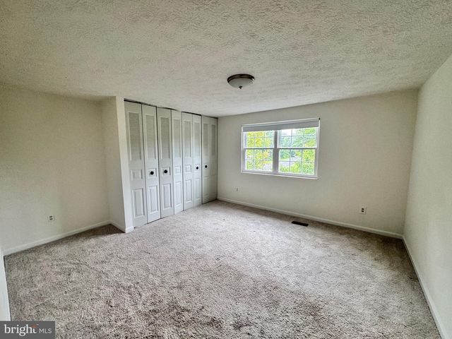3001 GATEPOST LN, Herndon, VA 20171