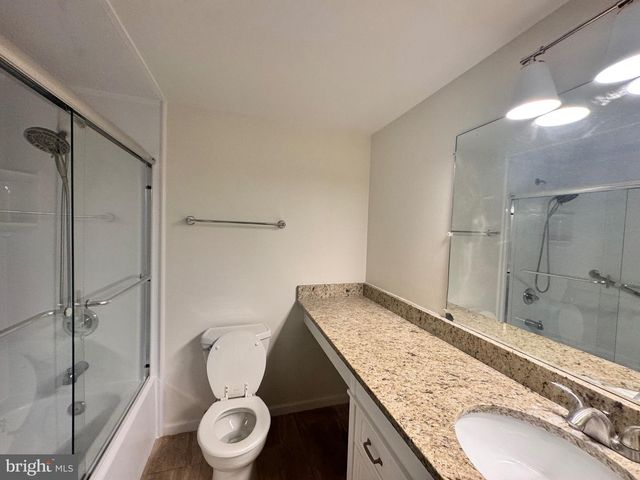 3001 GATEPOST LN, Herndon, VA 20171