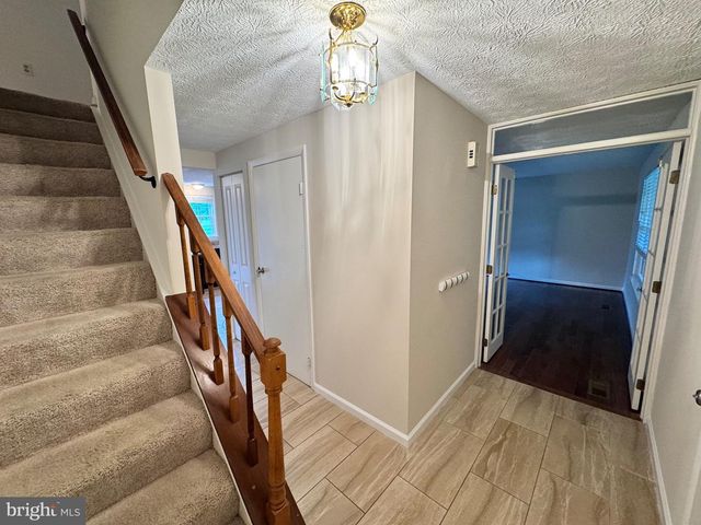 3001 GATEPOST LN, Herndon, VA 20171