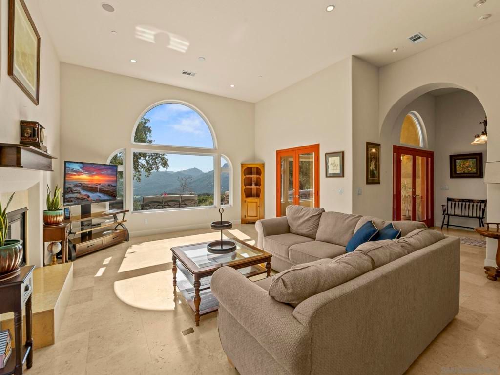 Image 10 of property listing at 17922 Sierra Cielo Ln, Jamul, CA 91935