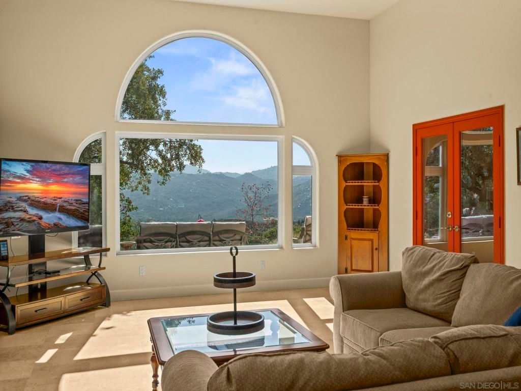 Image 13 of property listing at 17922 Sierra Cielo Ln, Jamul, CA 91935