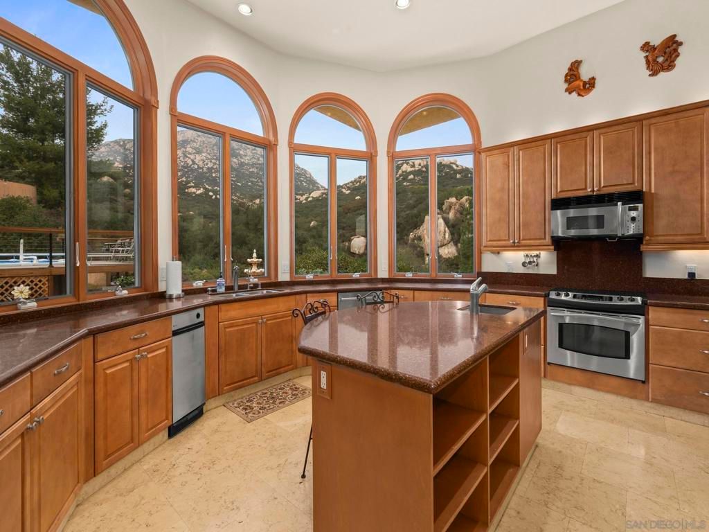 Image 20 of property listing at 17922 Sierra Cielo Ln, Jamul, CA 91935