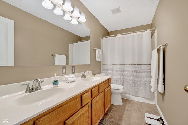 10994 Wharton, Fishers, IN 46038