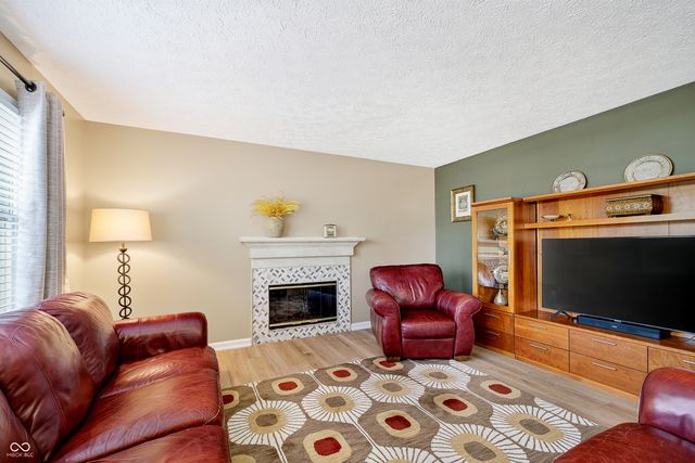 10994 Wharton, Fishers, IN 46038