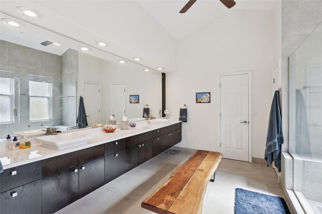 Image 20 of property listing at 3832 HUNTERS ISLE DRIVE, Orlando, FL 32837