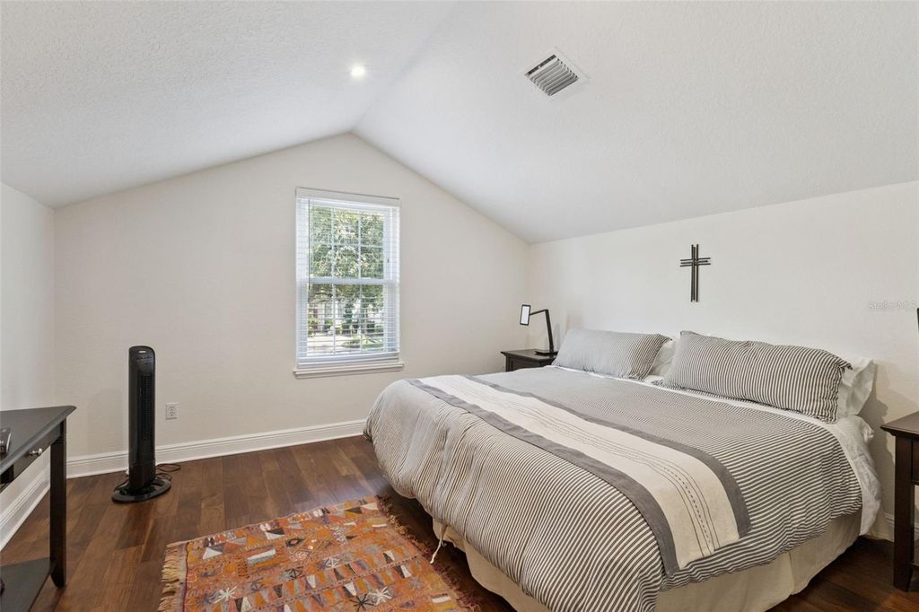 Image 33 of property listing at 3832 HUNTERS ISLE DRIVE, Orlando, FL 32837