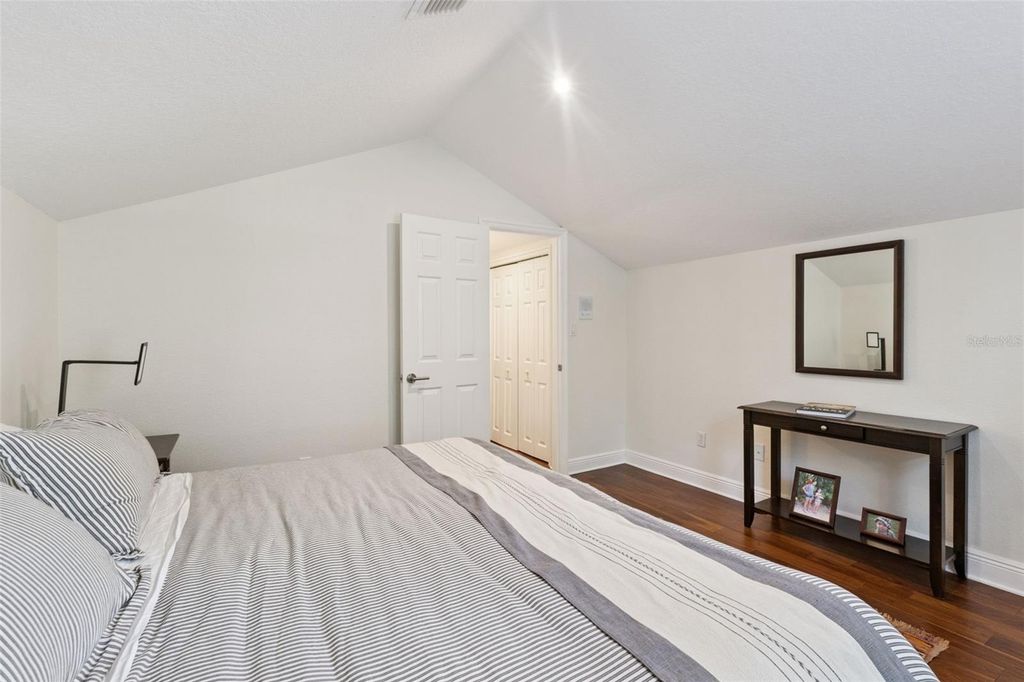 Image 34 of property listing at 3832 HUNTERS ISLE DRIVE, Orlando, FL 32837