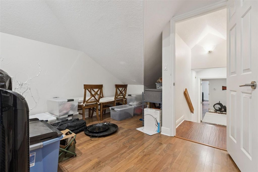 Image 36 of property listing at 3832 HUNTERS ISLE DRIVE, Orlando, FL 32837