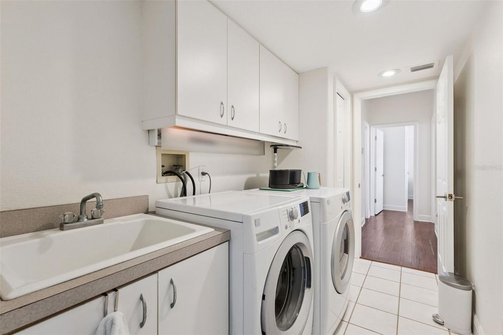 Image 37 of property listing at 3832 HUNTERS ISLE DRIVE, Orlando, FL 32837
