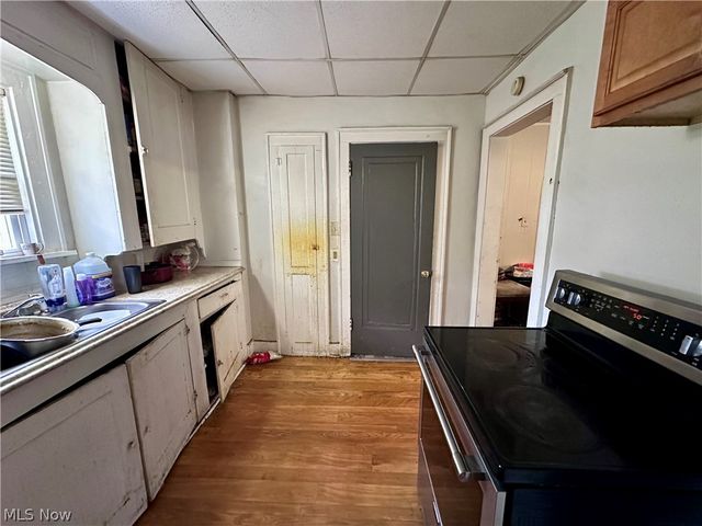 1127 East Avenue, Akron, OH 44307