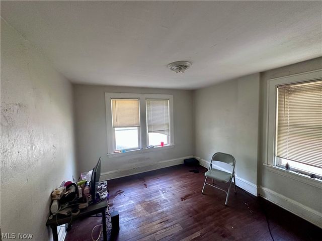 1127 East Avenue, Akron, OH 44307