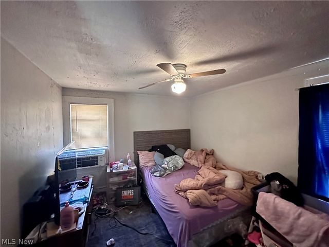 1127 East Avenue, Akron, OH 44307