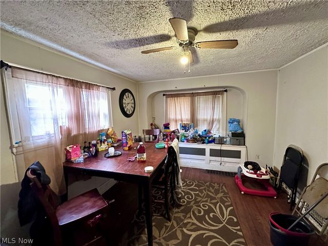 1127 East Avenue, Akron, OH 44307