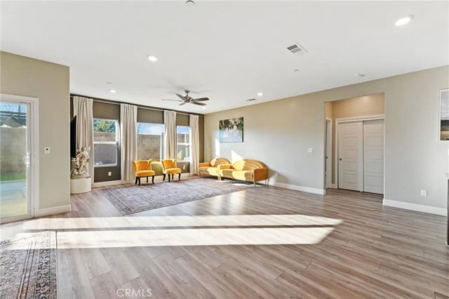 3731 N Summers Court, Visalia, CA 93291