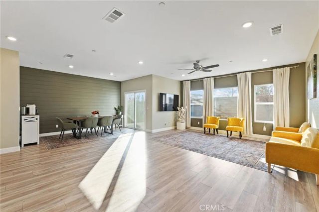 3731 N Summers Court, Visalia, CA 93291