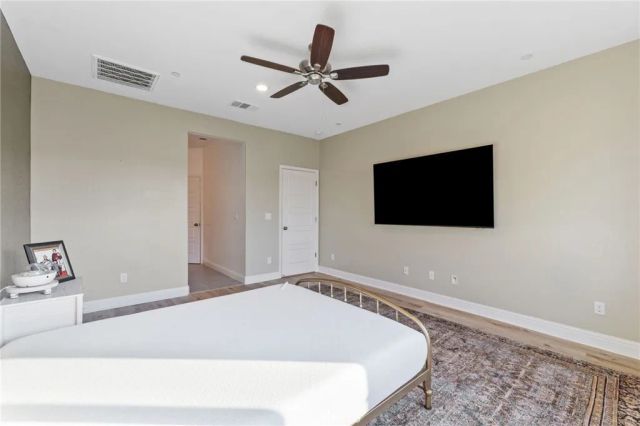 3731 N Summers Court, Visalia, CA 93291