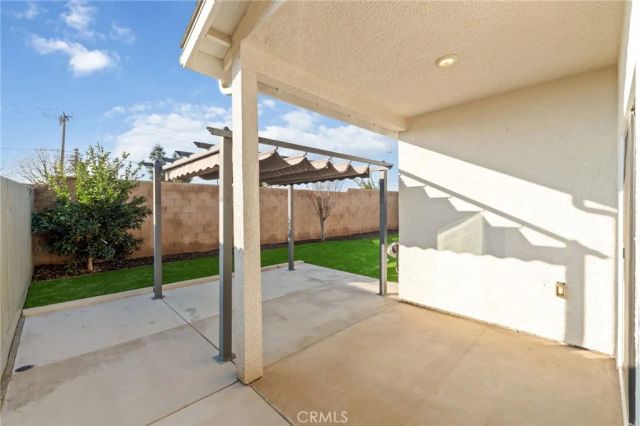 3731 N Summers Court, Visalia, CA 93291