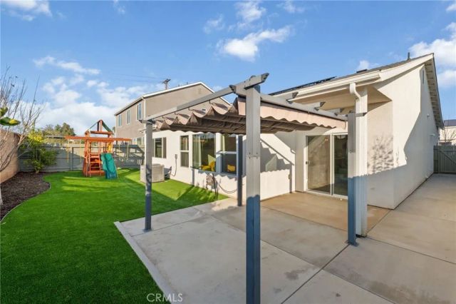 3731 N Summers Court, Visalia, CA 93291