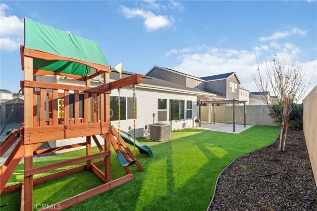 3731 N Summers Court, Visalia, CA 93291