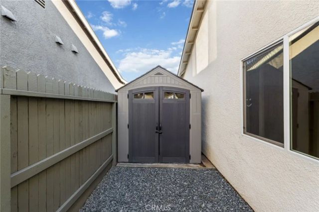 3731 N Summers Court, Visalia, CA 93291