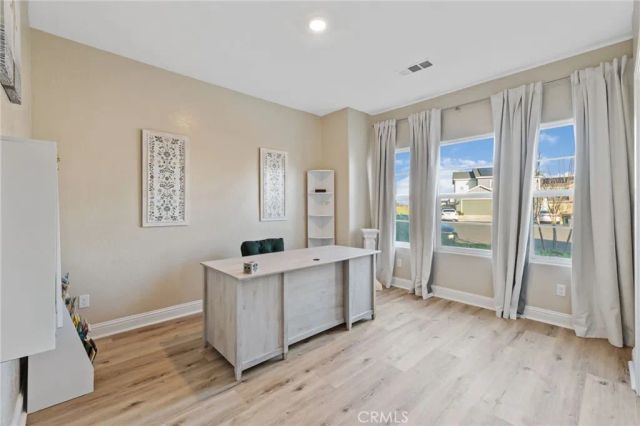 3731 N Summers Court, Visalia, CA 93291