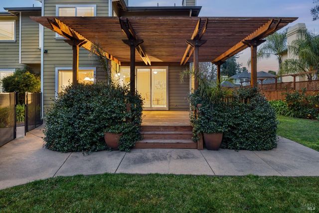 1888 Brush Creek Rd, Santa Rosa, CA 95404