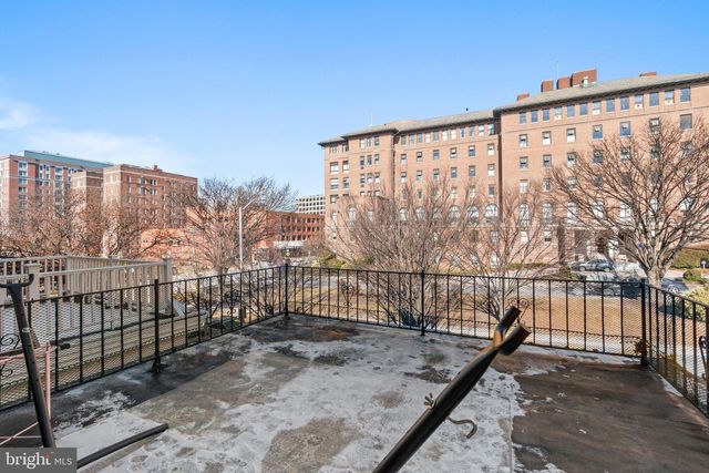 211 E 33RD ST, Baltimore, MD 21218