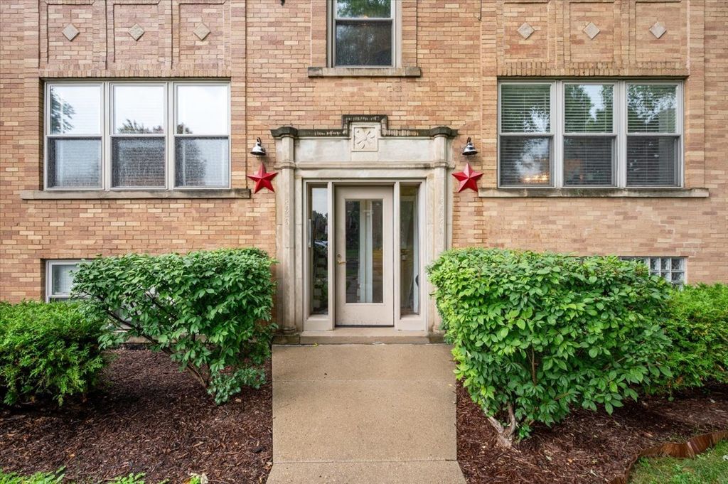 2458 W Grace Street 2, Chicago, IL 60618 — photo 2