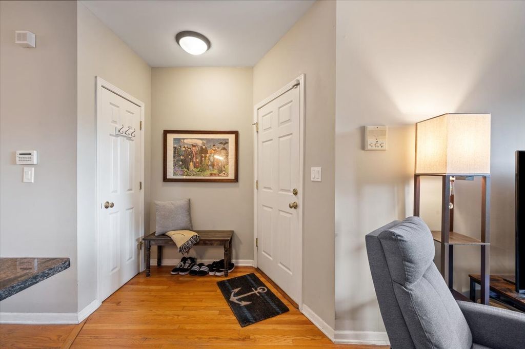 2458 W Grace Street 2, Chicago, IL 60618 — photo 3