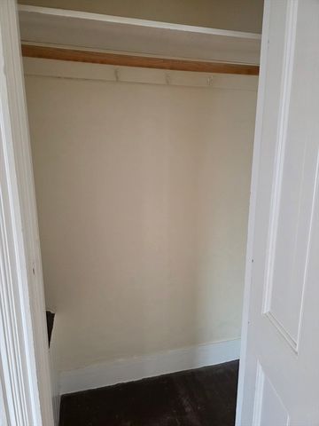 209 Ash St 2-R, Waltham, MA 02453