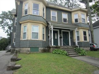 209 Ash St 2-R, Waltham, MA 02453