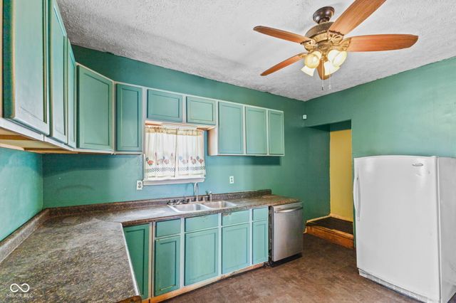 1546 Hoefgen Street, Indianapolis, IN 46203