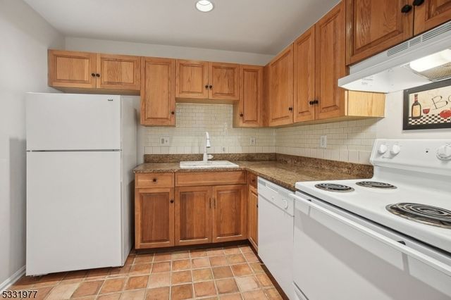 333 Potomac Dr, Bernards Twp., NJ 07920