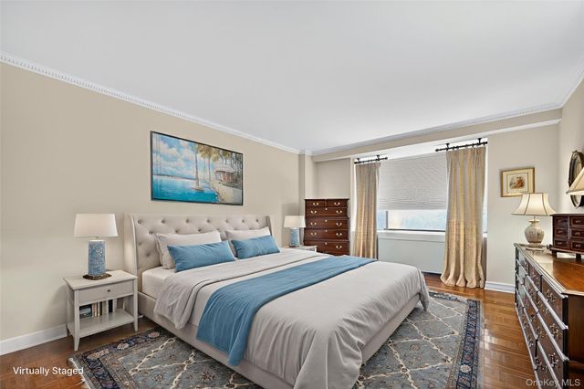 100 Hilton Avenue 411, Garden City, NY 11530