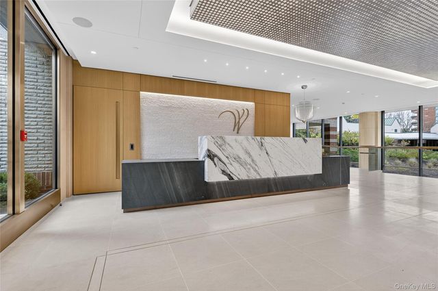 100 Hilton Avenue 411, Garden City, NY 11530