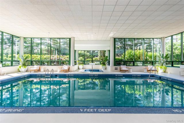 100 Hilton Avenue 411, Garden City, NY 11530