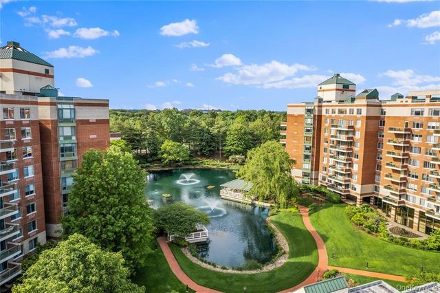 100 Hilton Avenue 411, Garden City, NY 11530