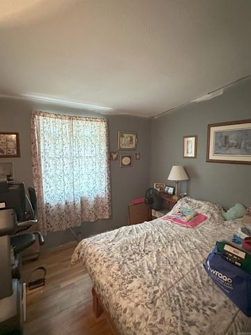 11 S Ontario Drive, Cherokee Village, AR 72529