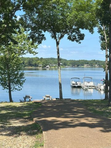 11 S Ontario Drive, Cherokee Village, AR 72529