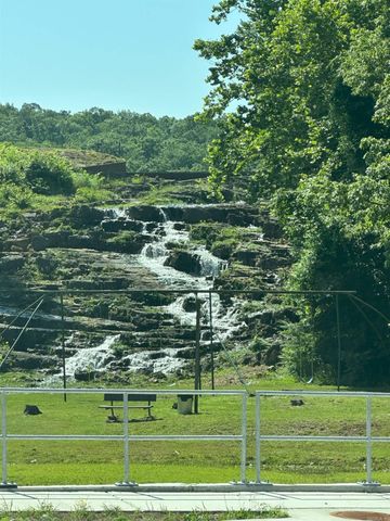 11 S Ontario Drive, Cherokee Village, AR 72529