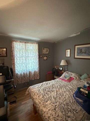 11 S Ontario Drive, Cherokee Village, AR 72529