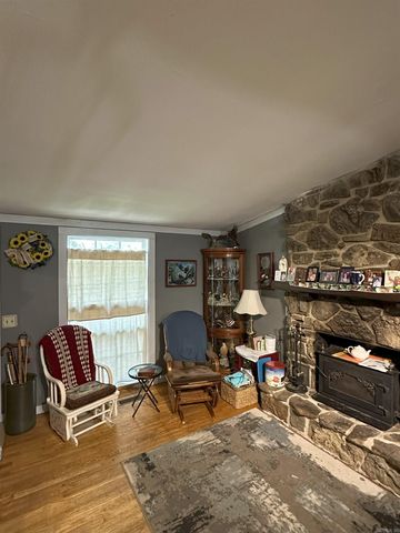 11 S Ontario Drive, Cherokee Village, AR 72529