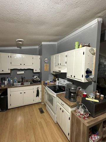 11 S Ontario Drive, Cherokee Village, AR 72529