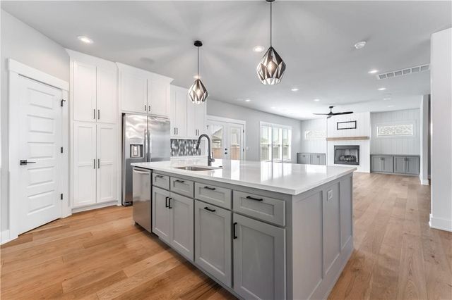 3601 SW Aurora Lane, Bentonville, AR 72713