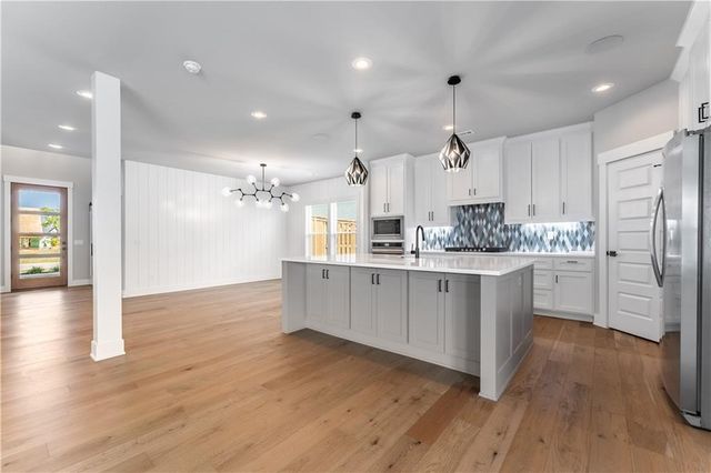 3601 SW Aurora Lane, Bentonville, AR 72713