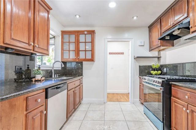7247 Donna Ave, Reseda, CA 91335